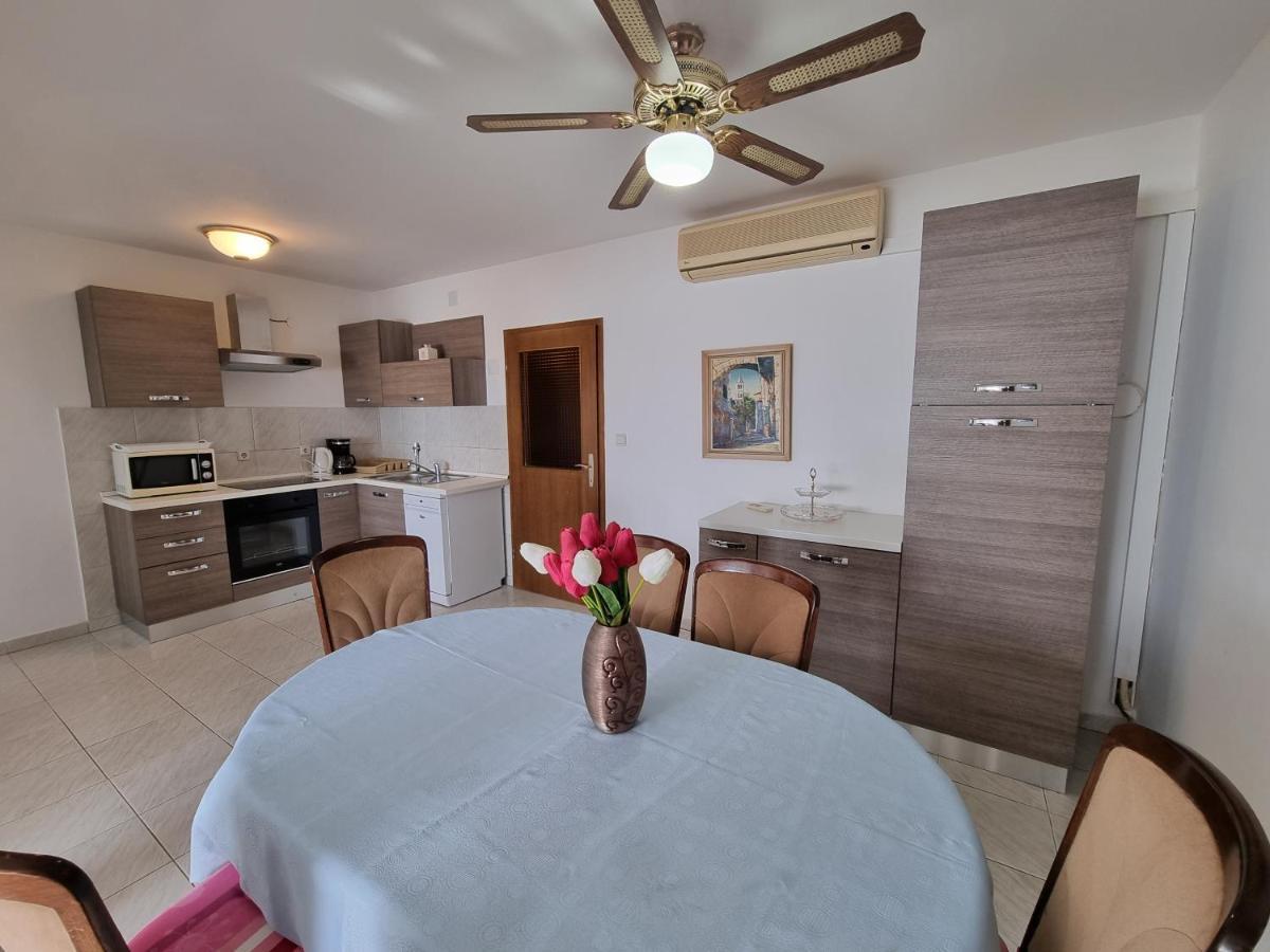 Apartment Grbac Barbat na Rabu エクステリア 写真